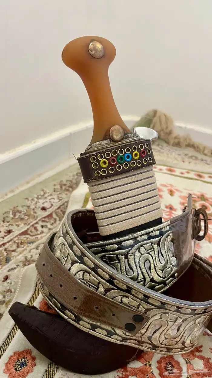 جنبيه شبيه الزراف 0