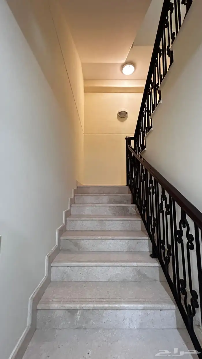 فيلا A1 للبيع في حي جلمودة 21