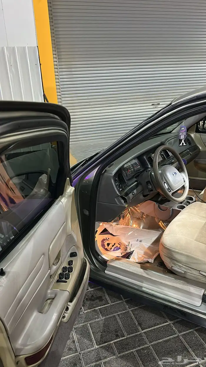 فورد 2002 فكتوريا امريكي 12