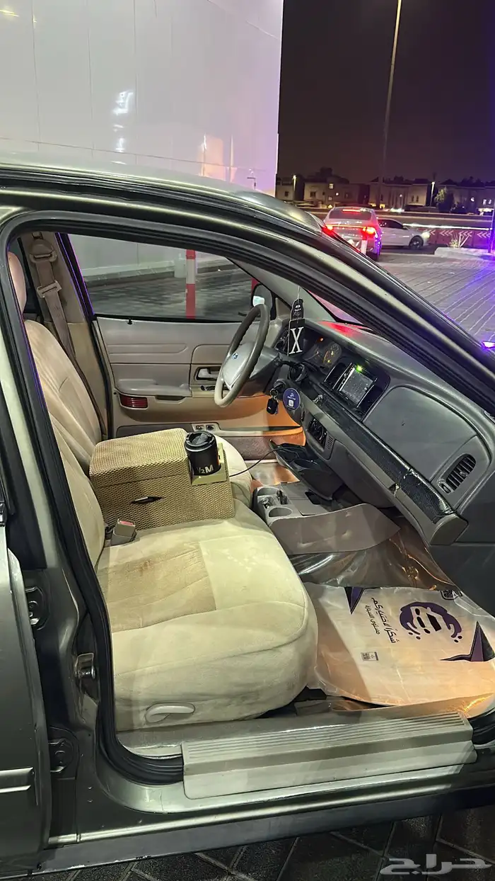 فورد 2002 فكتوريا امريكي 10