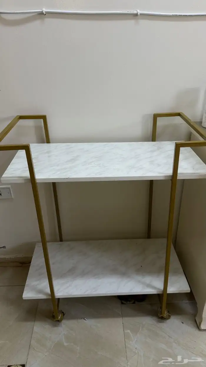 طاوله للبيع 0