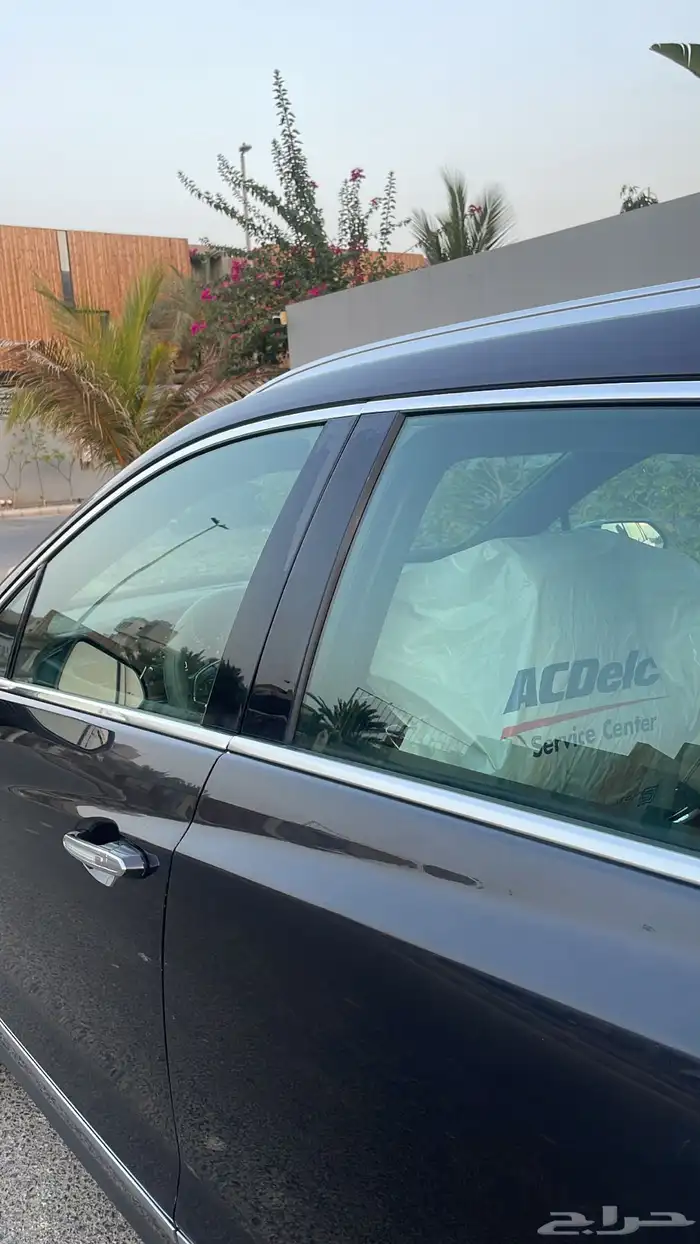كاديلاك Xt5 نظيف جدا 13