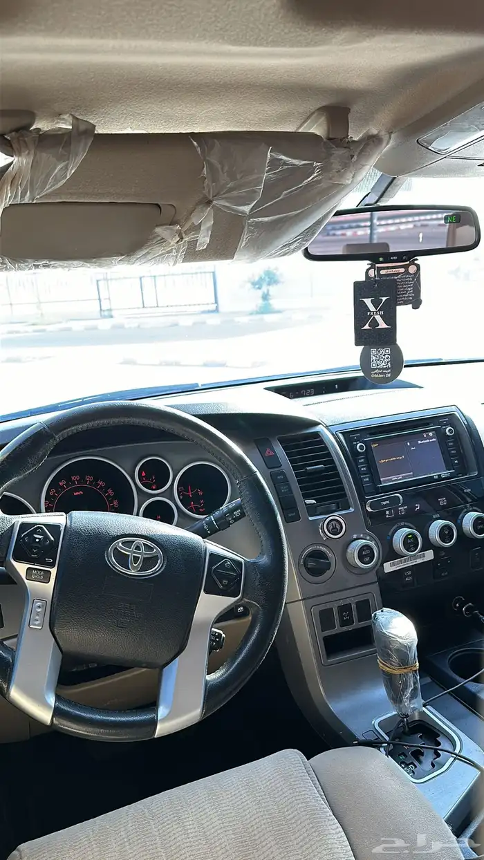 تويوتا سكويا SR5 نص فل 2016 16