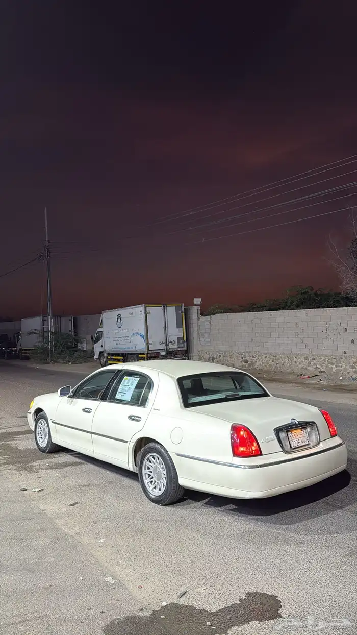 لينكون تاون كار 1999 3