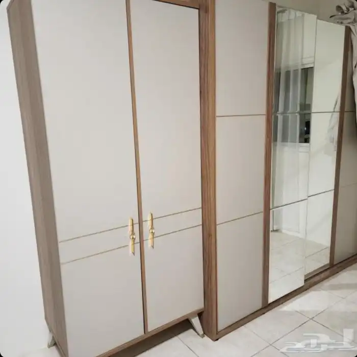 غرفة نوم كاملة بجودة عالية وشكل عصري للبيع شبه جديد 0