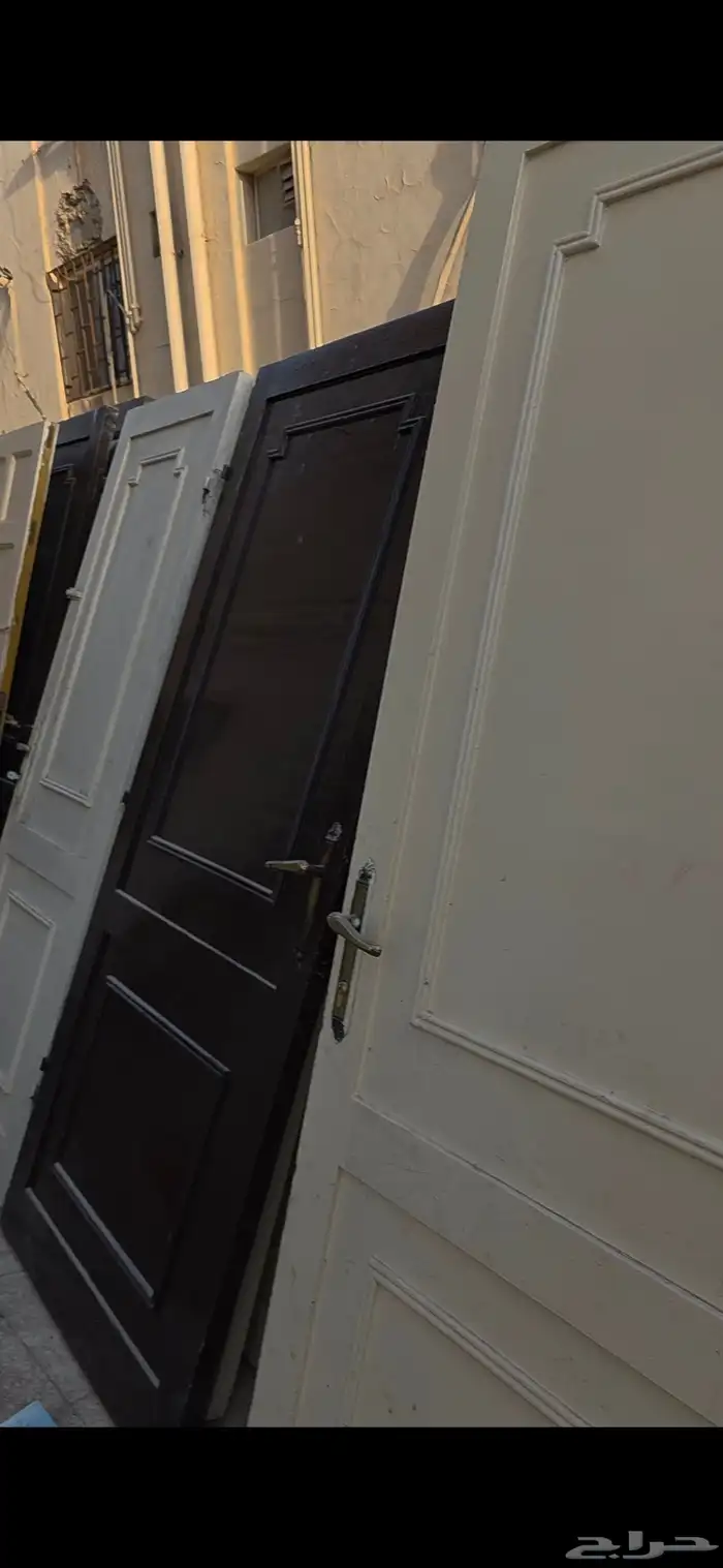 ابواب خشبية وحلوق مستعملة للبيع 2