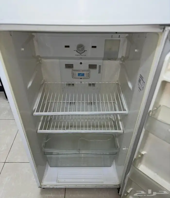 Hitachi Medium Size Fridge 2
