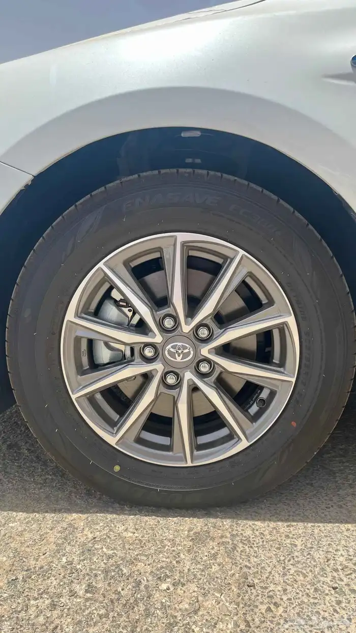 كامري ستاندر E هايبرد 2025 1