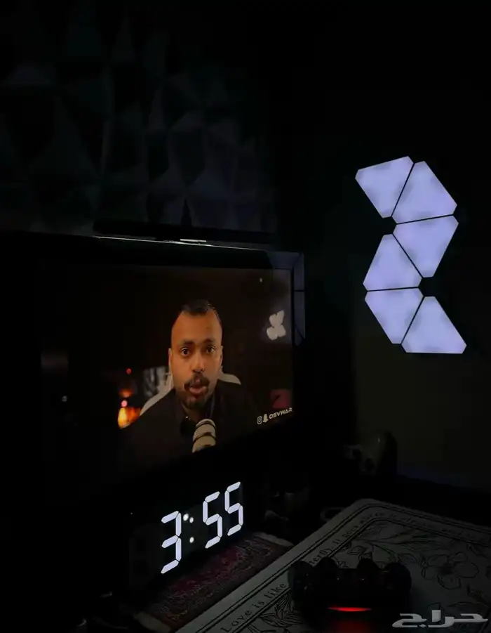 شاشه ما ادري كم البوصات وذي الأشياء 3