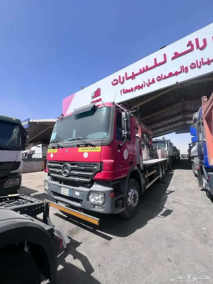 حراج معرض رائد للسيارات كل يوم جمعة 7