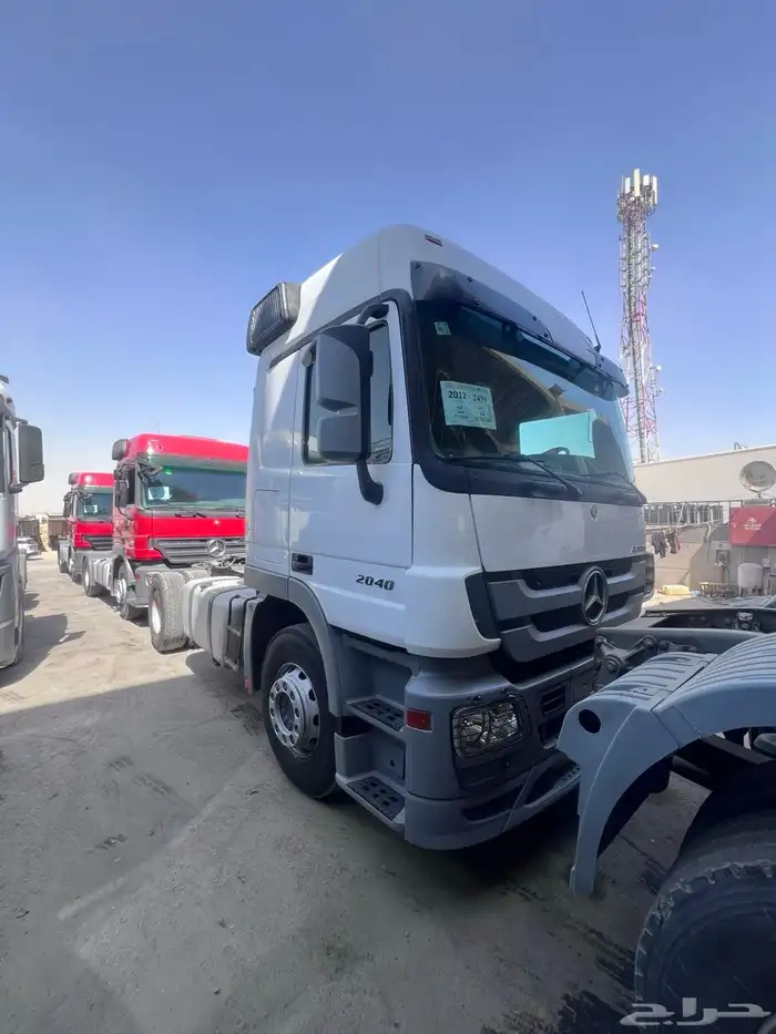 حراج معرض رائد للسيارات كل يوم جمعة 17