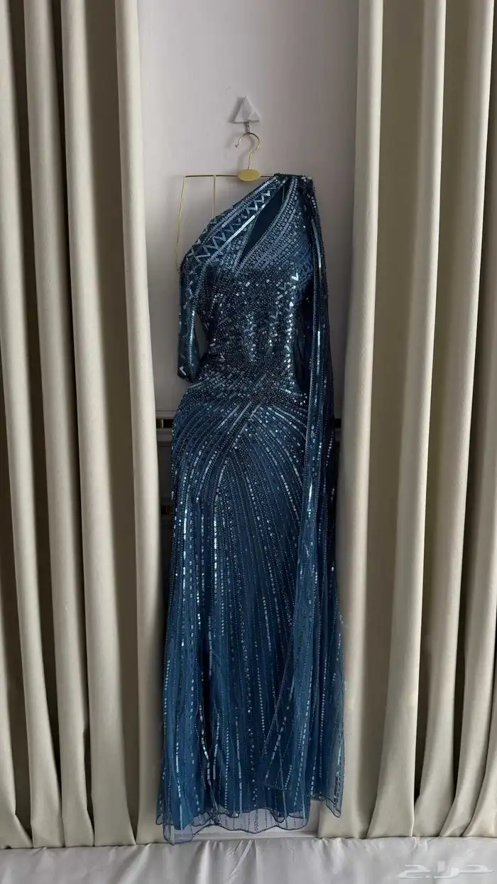 فساتين فخمة بتصاميم أنيقة وجودة عالية  تناسب المناسبات 27