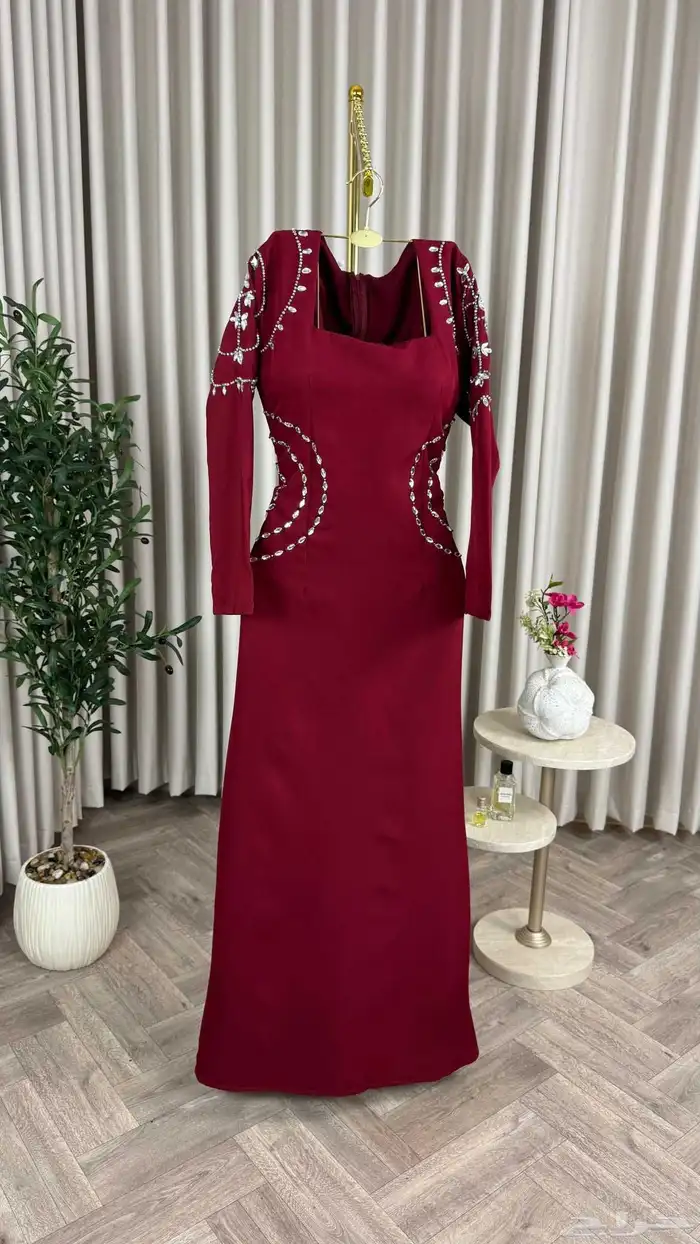 فساتين فخمة بتصاميم أنيقة وجودة عالية  تناسب المناسبات 28