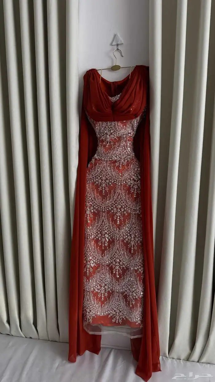 فساتين فخمة بتصاميم أنيقة وجودة عالية  تناسب المناسبات 48