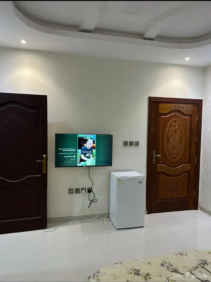 للإيجار غرفة مع حمام مفروشة عمارة عوائل بالمروة 1