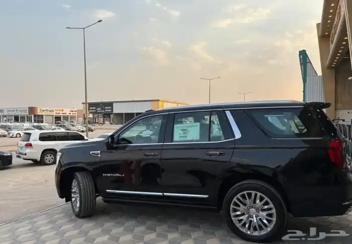 جي إم سي يوكن دينالي 2025 اسود . 2