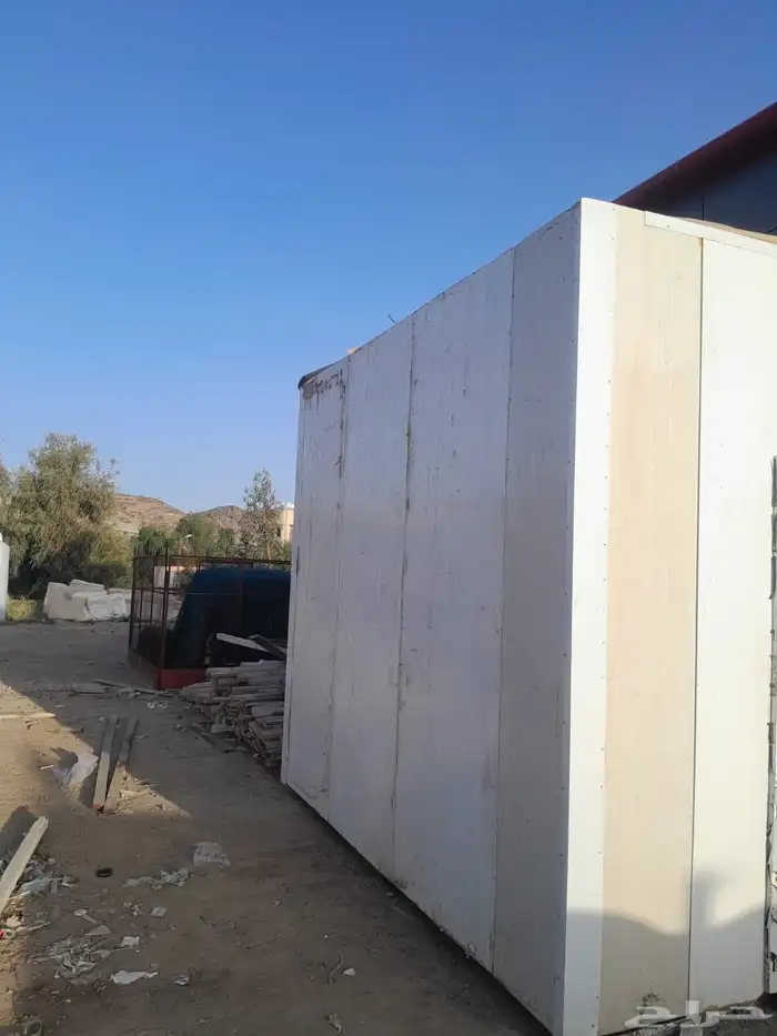 ثلاجه كبيره تبريد وتجميد الطول 350 العرض 350 الارتفاع 350 2