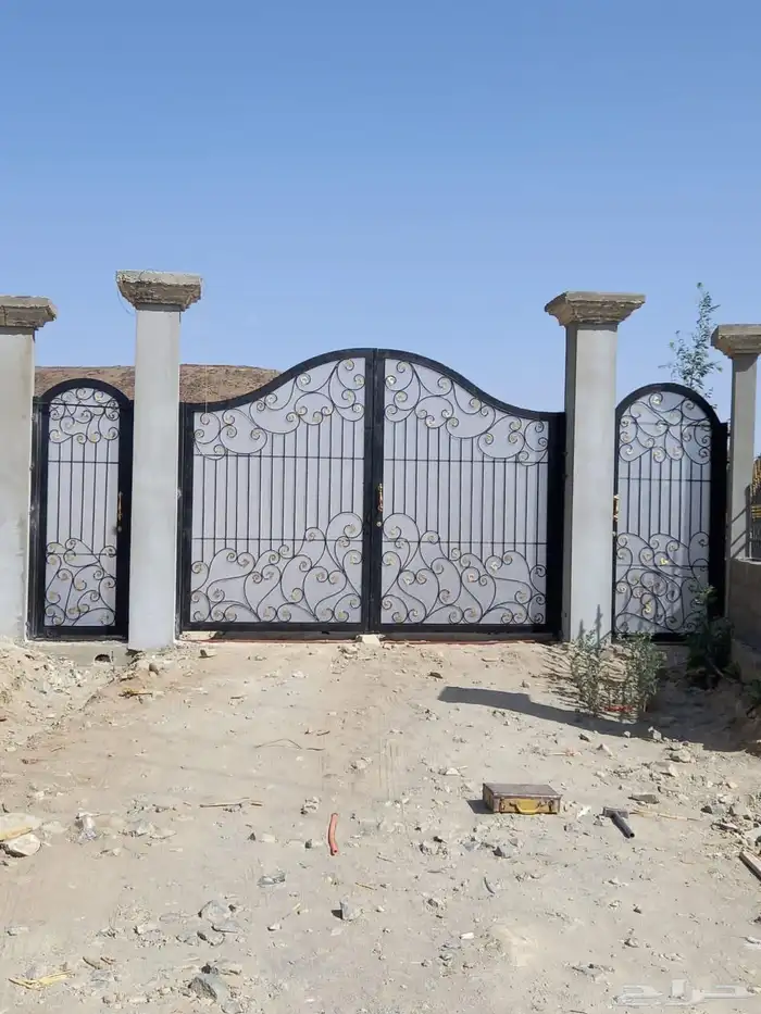 ورشة كيان الخليج للحداده المنيوم معلم محمد اجمل باكستاني 9