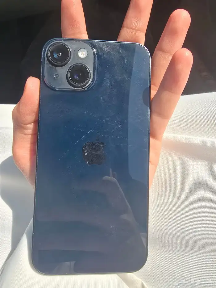 ايفون 14 عادي نظيف مافيه خدوش نسبة البطارية 90 4