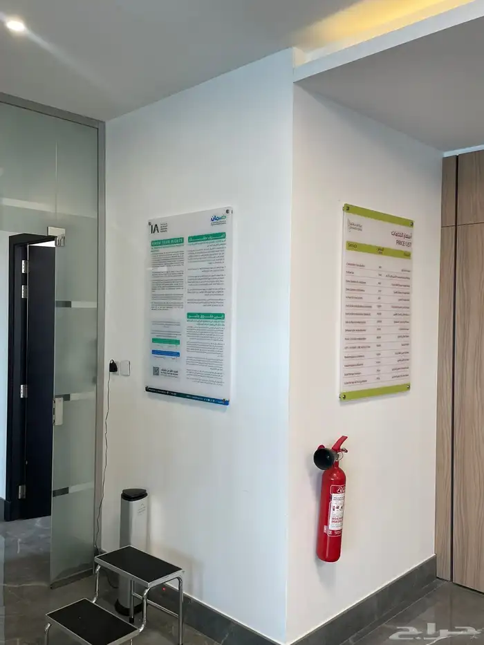 لوحات متاجر وجهات منازل ومباخر وطباعه وتركيب استيكرات 2