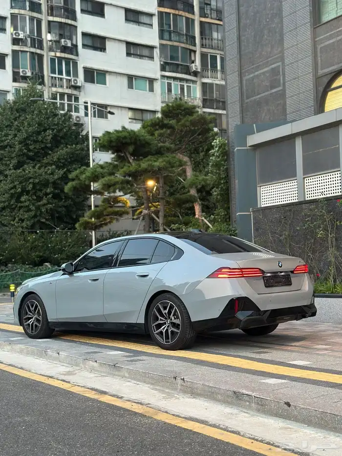 بي ام دبليو 520i M kit - 2024 في جده 3