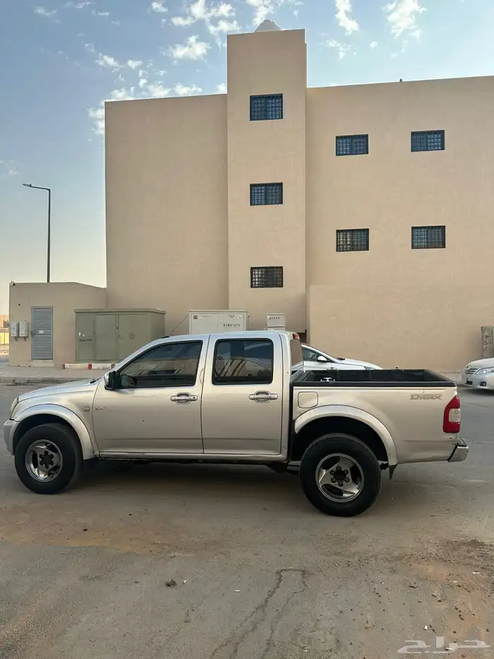 وانيت ايسوزو2004 1