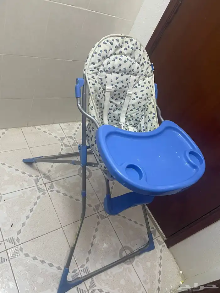 كرسي طعام من رد تاج 0