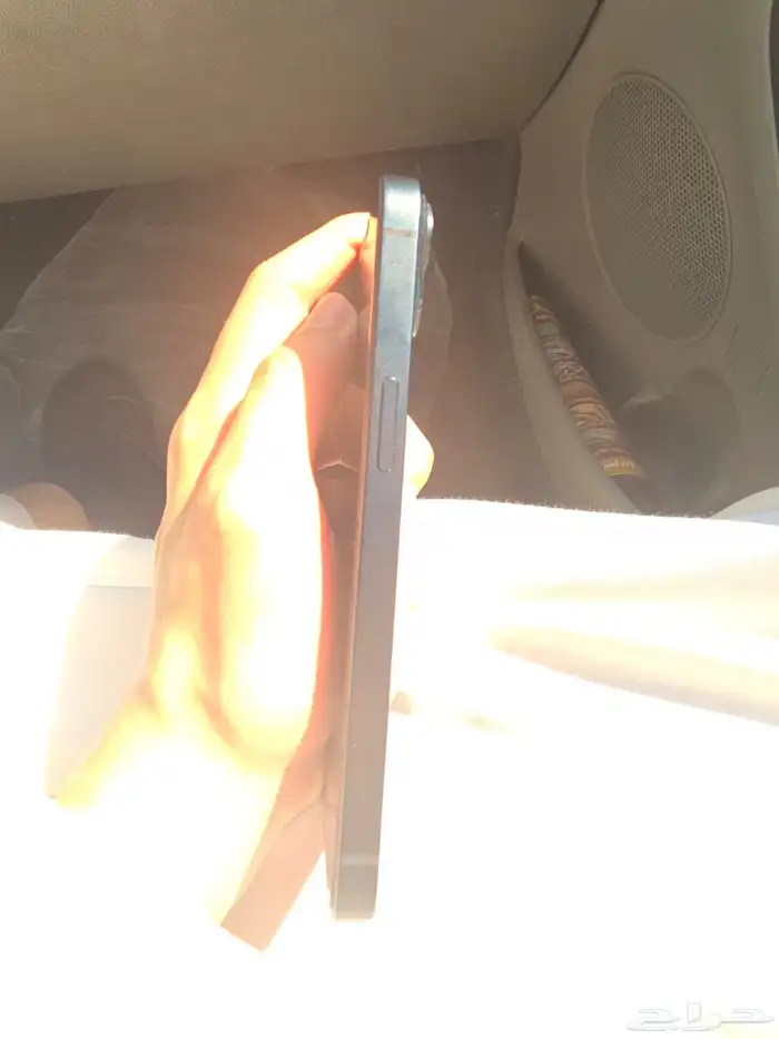 ايفون 14 عادي نظيف مافيه خدوش نسبة البطارية 90 6