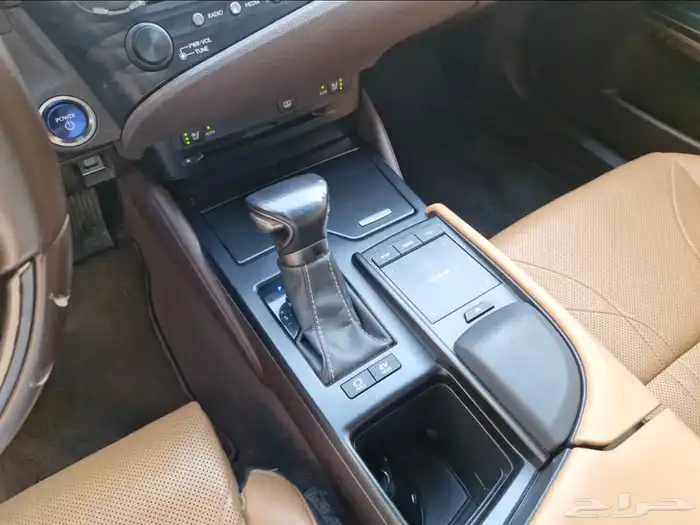 سيارة لكزس 2019 6