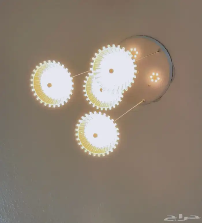 سبع ثريات 10 لمبات أو اكثر للبيع 0