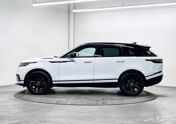 2023 Range Rover Velar SE 3