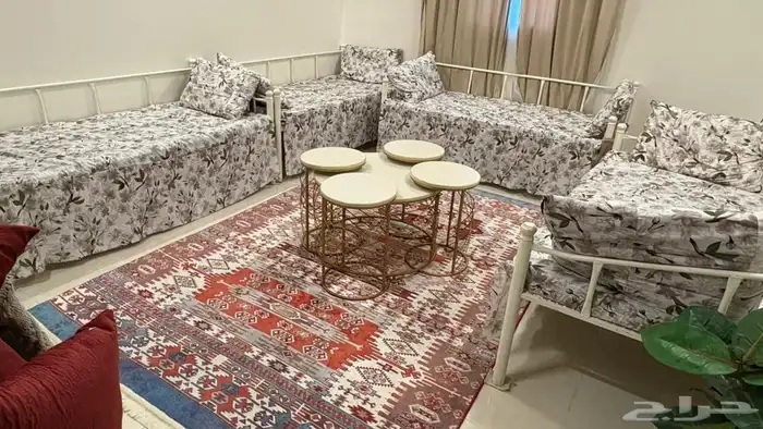 جديده. تفصيل. مع مفارش وطاوله و4خدمه. استخدام اسبوع. 0