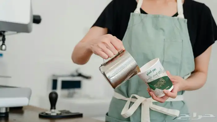 مصممه جرافيك ولوجو وهوية بصرية 11