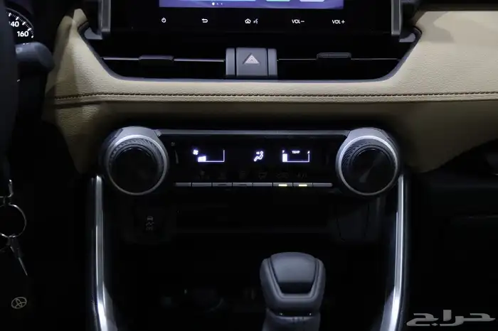 تويوتا راف فور 2025 استندر دبل 11