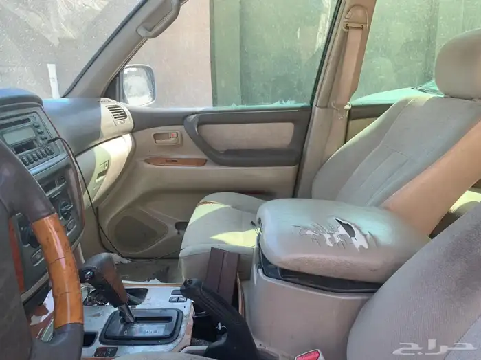 جيب لاندكروزر موديل 2006 للبيع 10