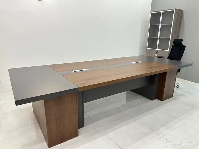 أثاث مكتبي _ طاولة اجتماعات _ دواليب _ كراسي 36