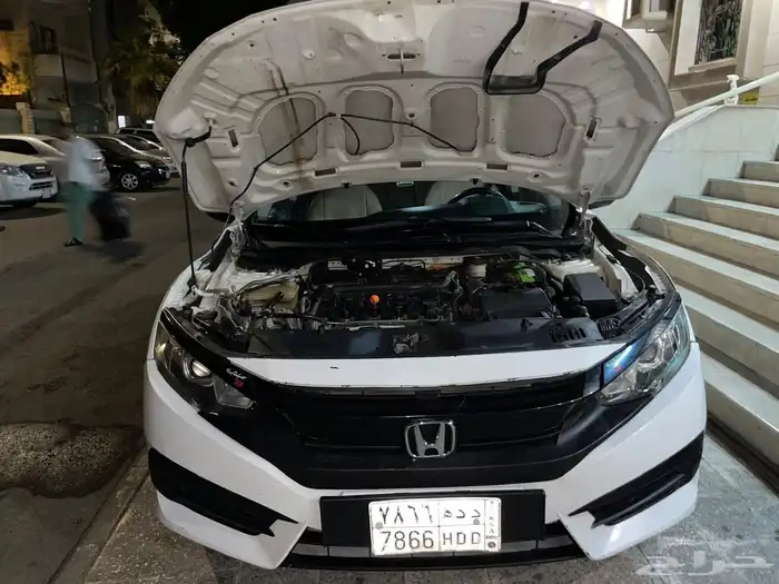 قابل للتفاوض سواء للبدل بسياره 7 مقاعد او البيع 14