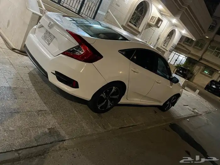 قابل للتفاوض سواء للبدل بسياره 7 مقاعد او البيع 5