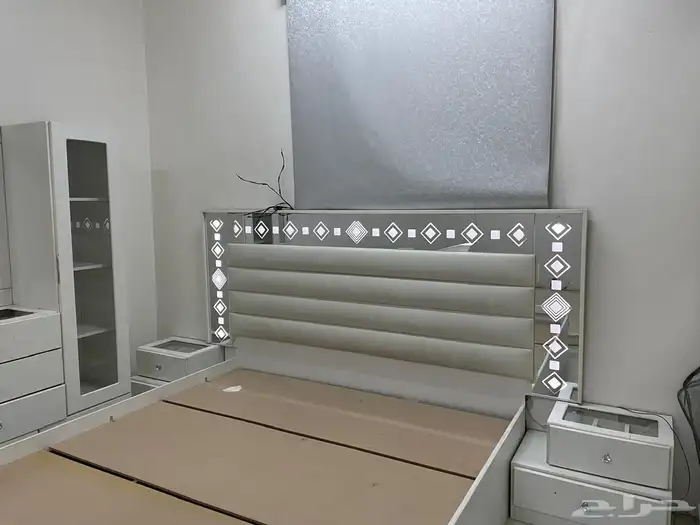 سرير و طاوله 5