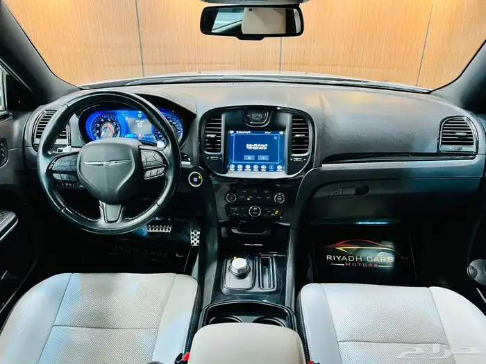 كرايزلر 2021 C300 V6 S فل كامل ( بحاله ممتازه) 11