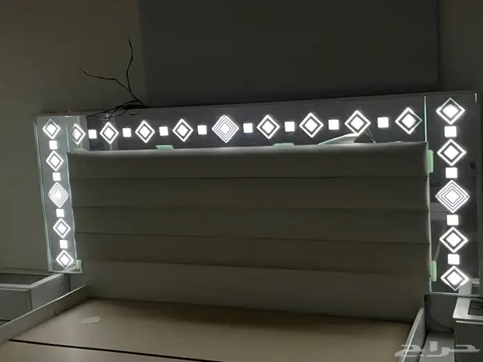 سرير و طاوله 3