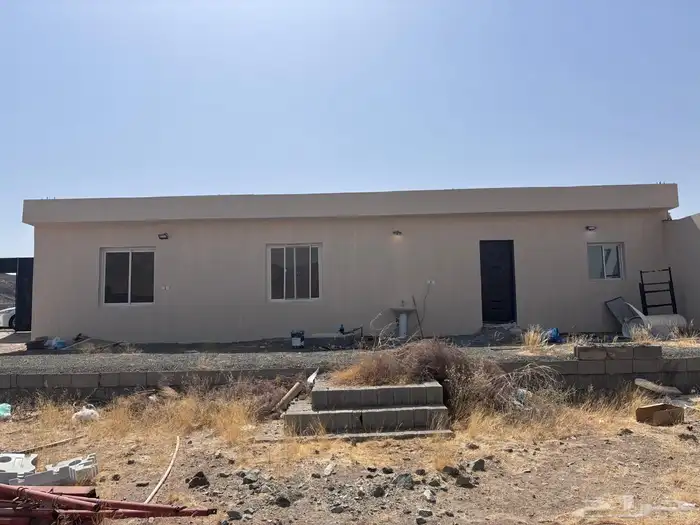 مزرعة او سكن عمال او استراحة للايجار على طريق الخواجات 5