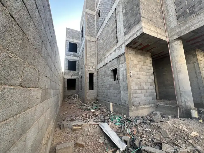 فيلا للبيع في المدينه المنورة موقع جدا مميز (عظم) 3