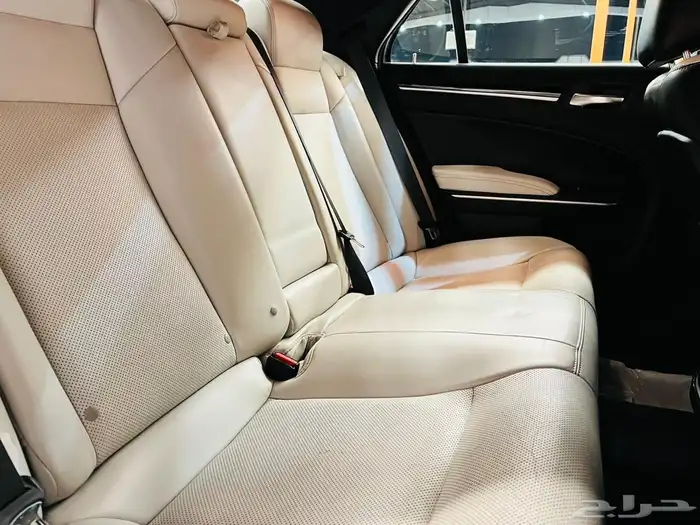 كرايزلر 2021 C300 V6 S فل كامل ( بحاله ممتازه) 10