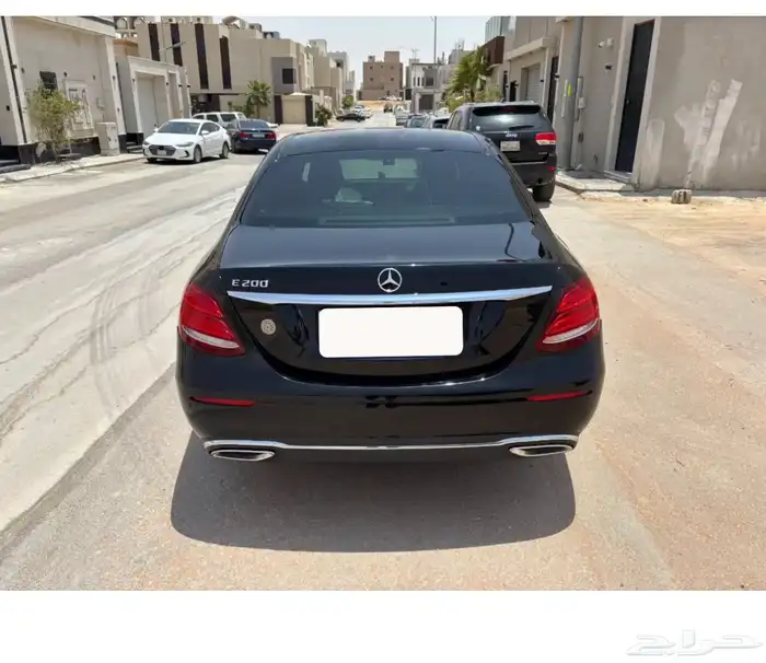 مرسيدس E200 2020 4