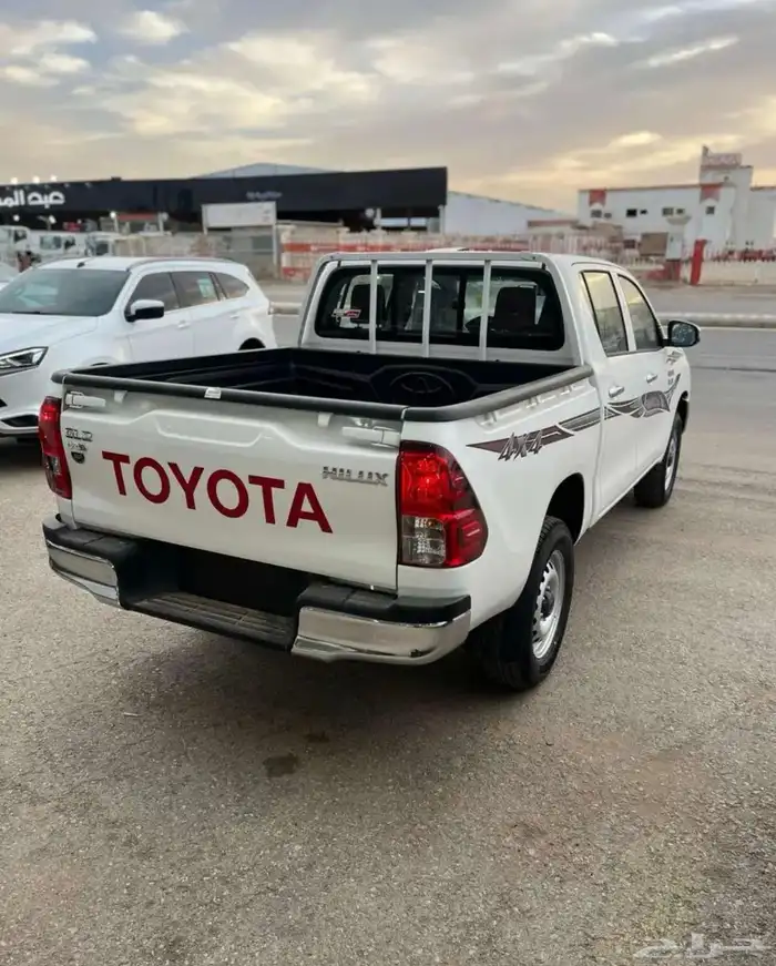 تويوتا هايلوكس سلق 2025 سعودي 5