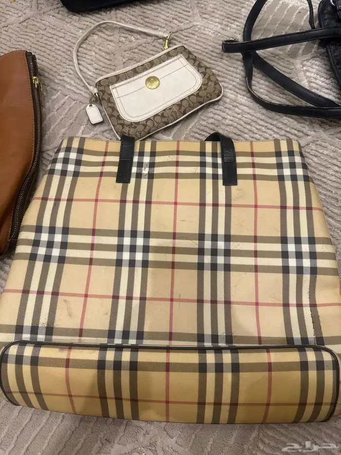 شنطة (مجموعة ) من ماركات مختلفة 1