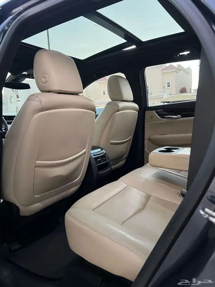 كاديلاك ( SXT5 ) الموديل 2019 فل كامل صيانات وكاله 32