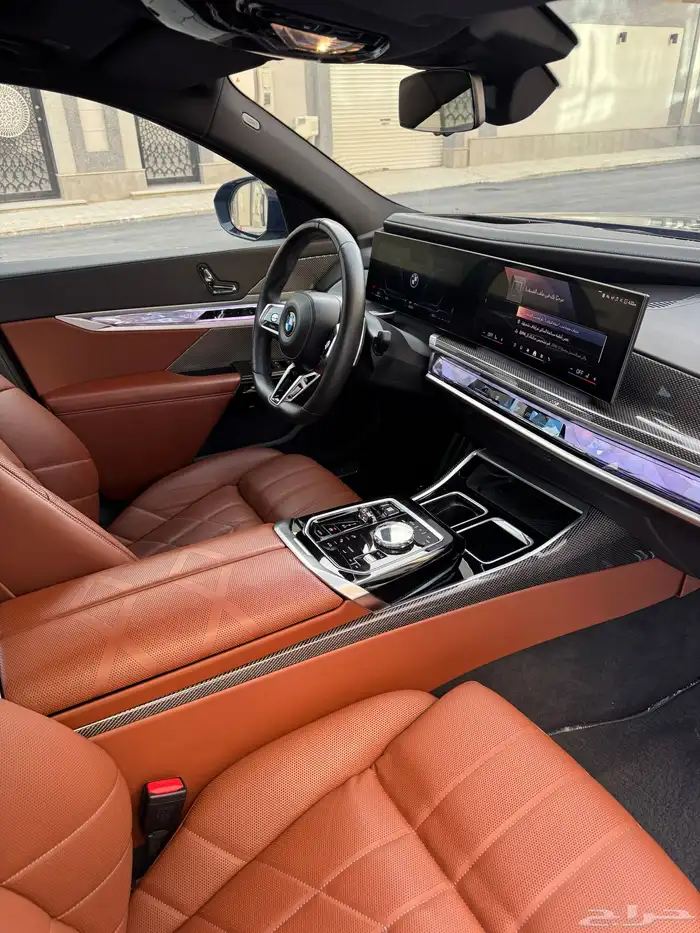 بي ام دبليو الفئة السابعة 735i - 2023 28