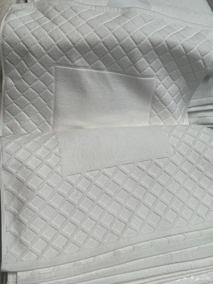 مفارش فندقية مناشف مخدات يونيفورم 17